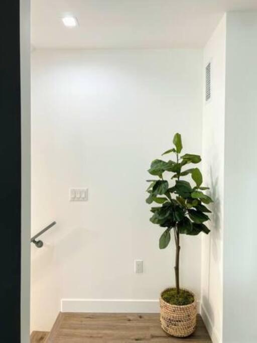 4Br Townhouse In Koreatown Лос-Анджелес Экстерьер фото